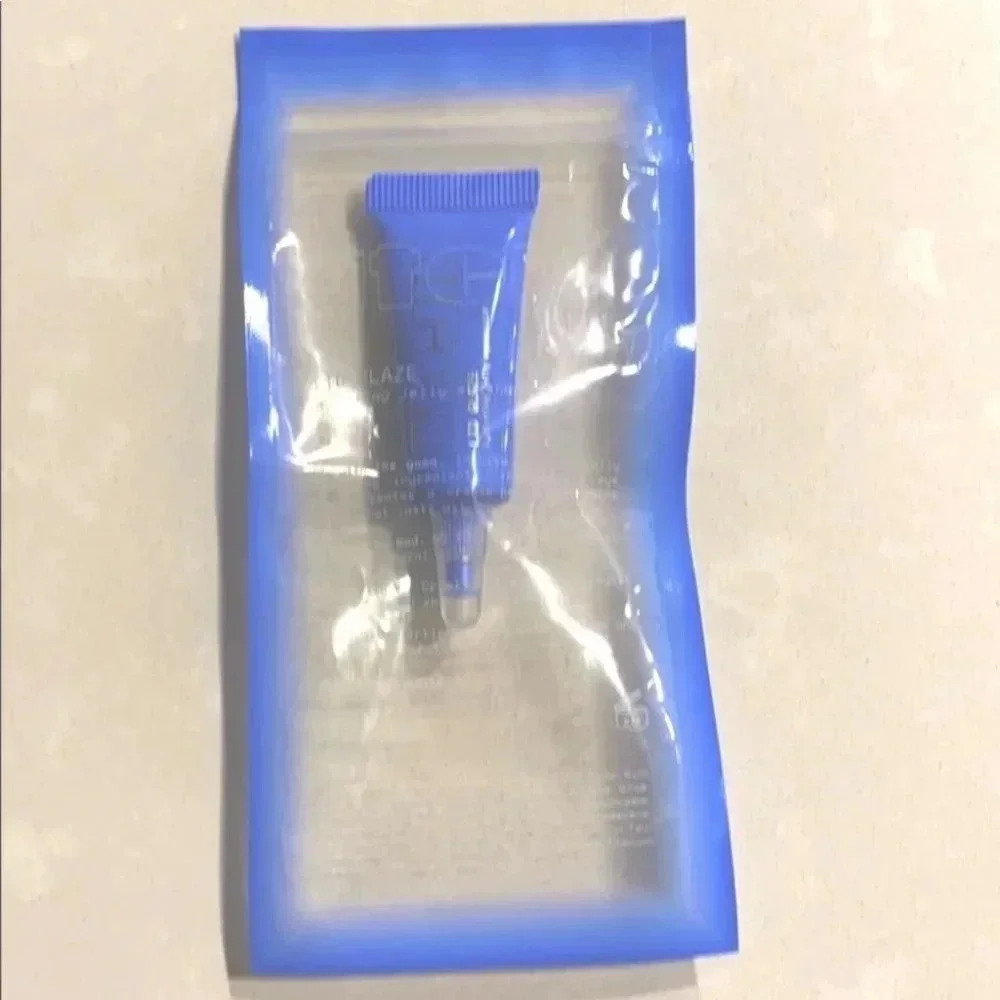 HYDRATING EYE  SHADOW -ITEM BRAND